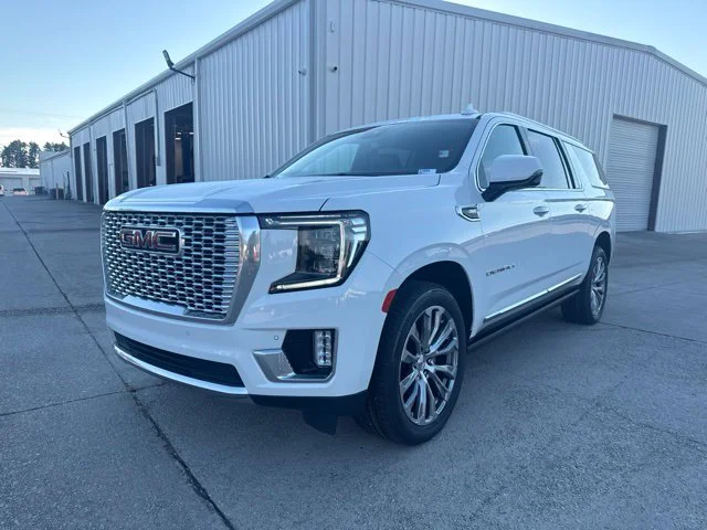 Used 2023 White GMC Denali image 1