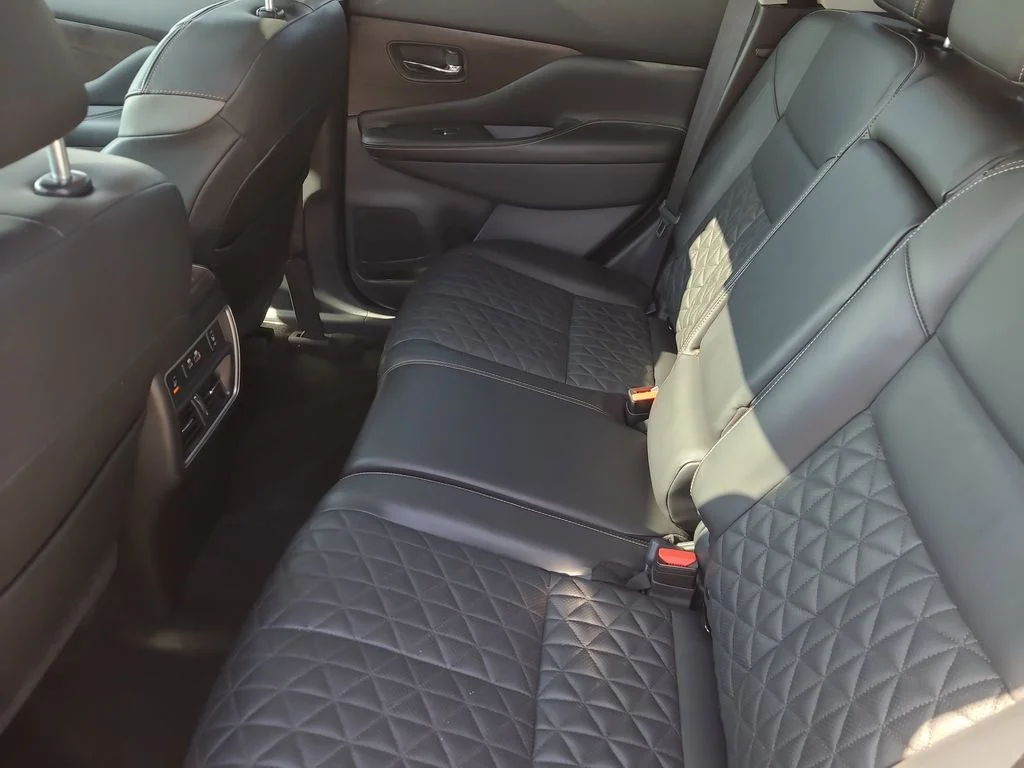 Used 2023 Blue Nissan Platinum image 17
