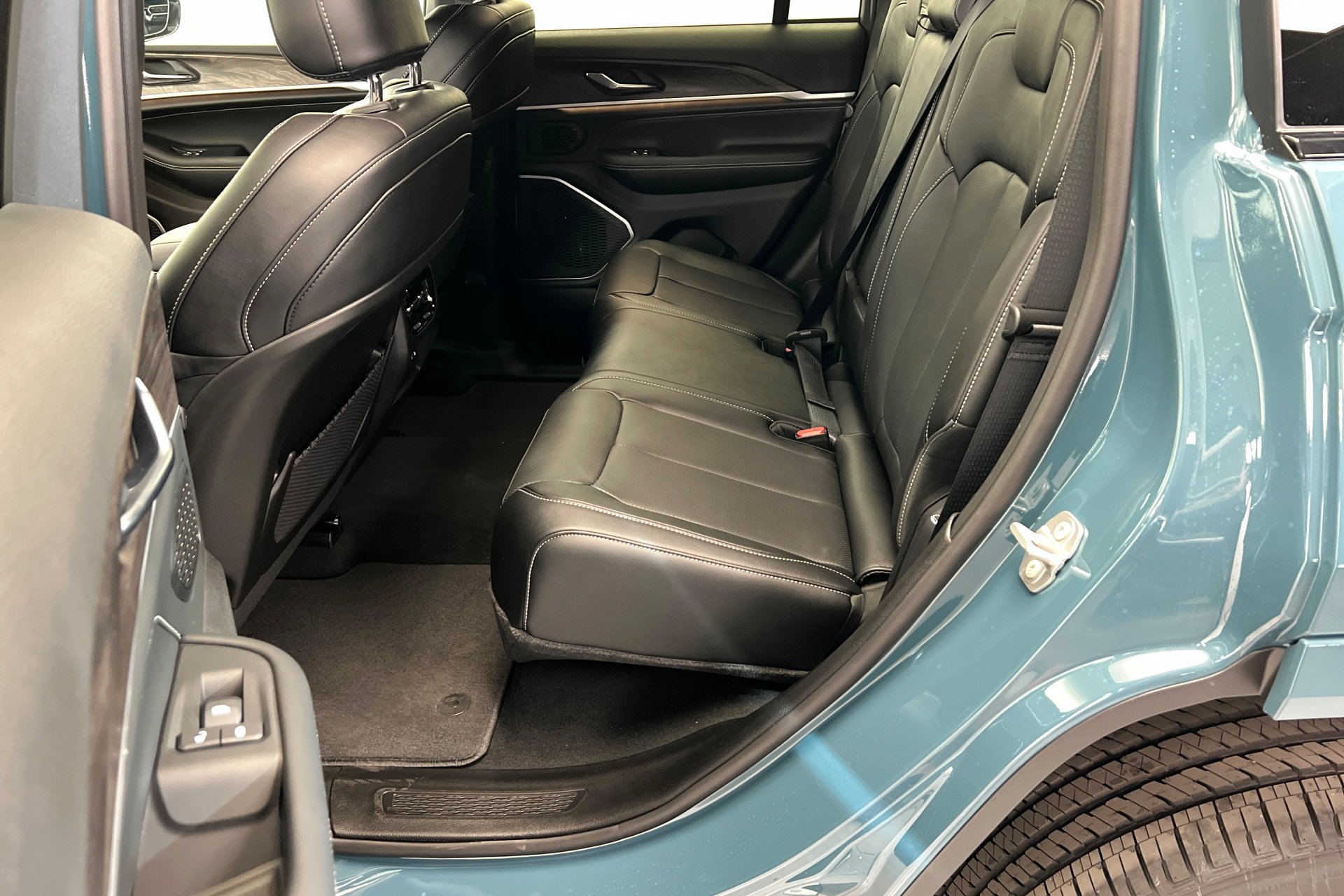 New 2026 Steel Blue Jeep Limited Reserve image 23