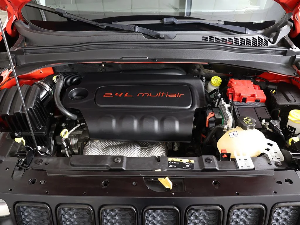 Used 2020 Red Jeep Latitude image 14