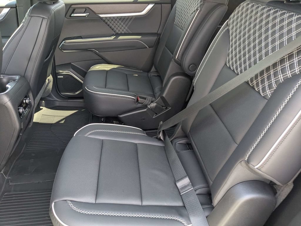 2026 GMC Acadia Denali - Photo 14