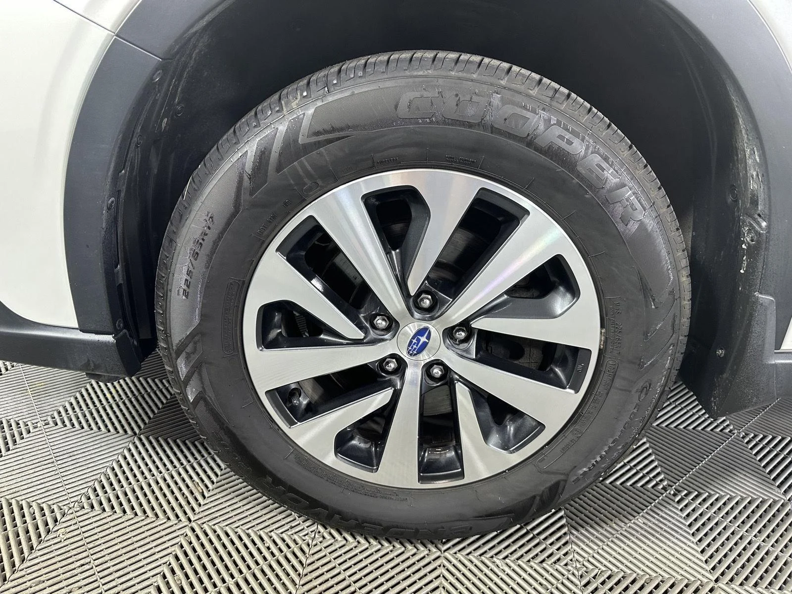 Used 2021  Subaru  image 22