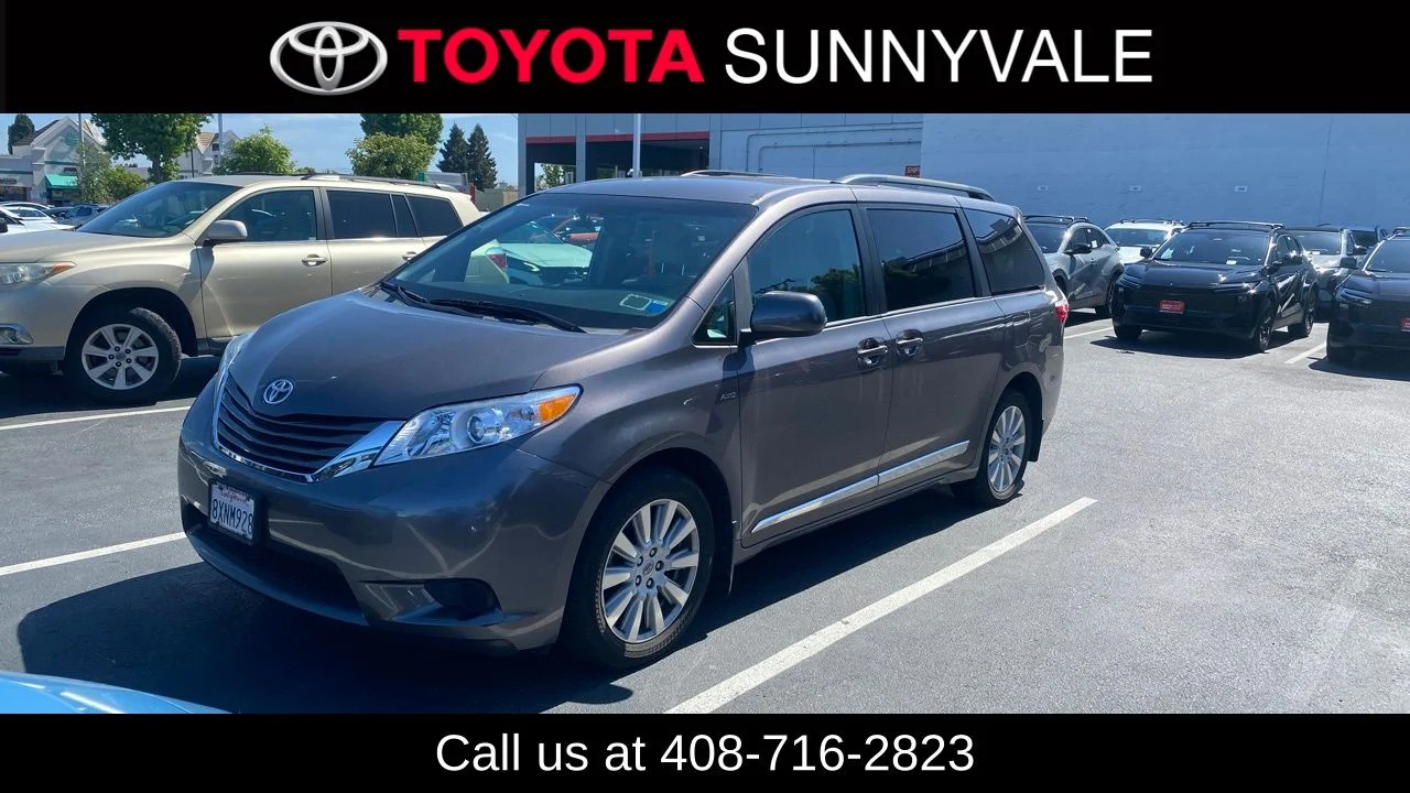 2017 Toyota Sienna LE V6 AWD 7-Passenger's photo