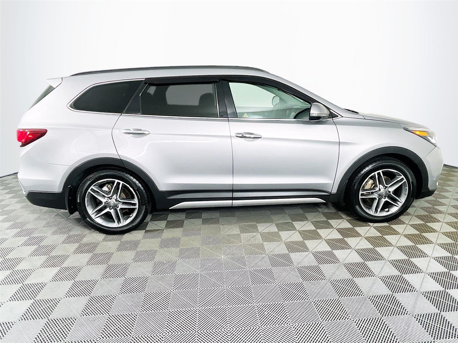 Used 2017  Hyundai Limited Ultimate image 10
