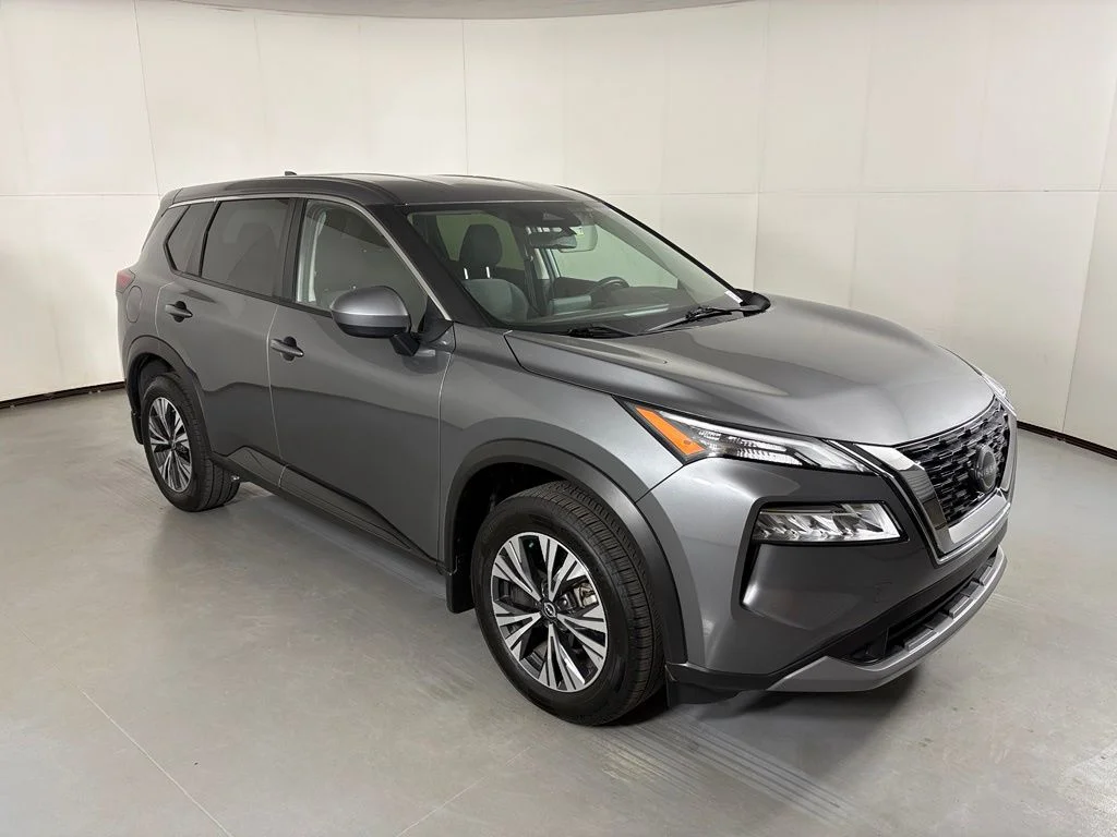 Used 2023 Gray Nissan SV image 2