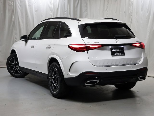 New 2027 Polar White Mercedes-Benz GLC 300 image 37