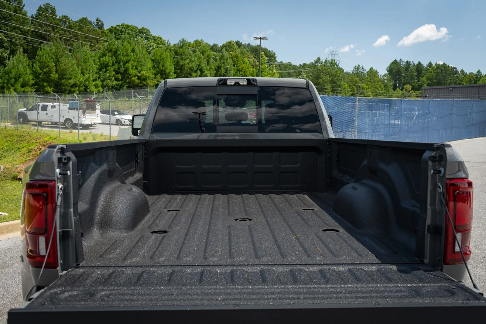 New 2026 Ceramic Gray Clear-Coat Exterior Paint RAM Laramie image 16