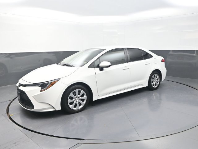 Used 2021 White Toyota LE image 3
