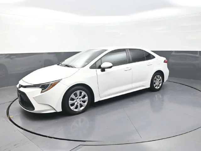 Used 2021 White Toyota LE image 3