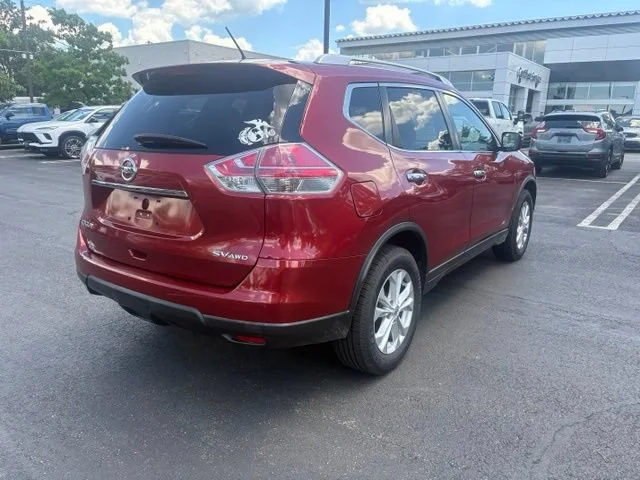 Used 2016  Nissan SV image 5