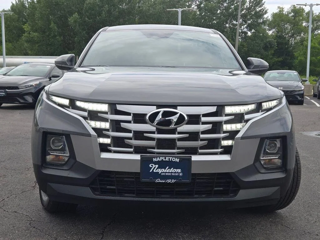Used 2022 Hampton Gray Hyundai SEL image 4