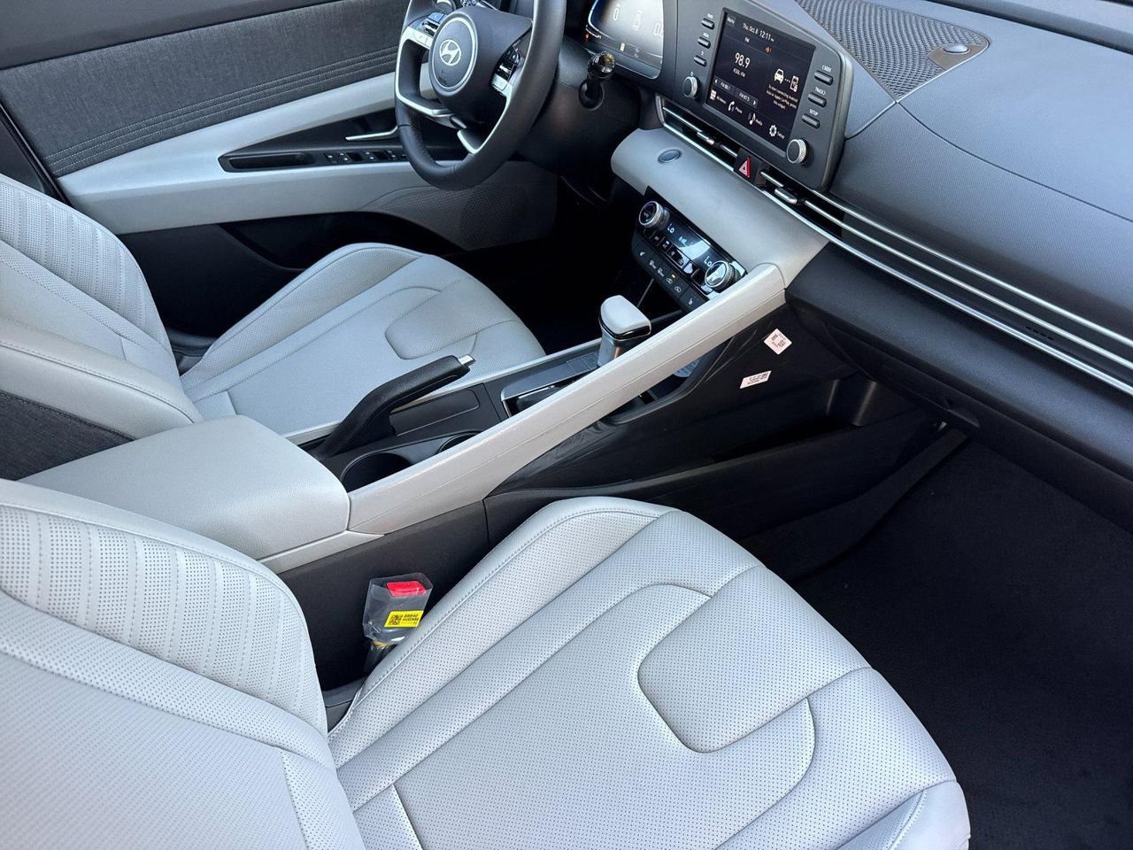 New 2026 White Hyundai SEL Sport Plus image 14