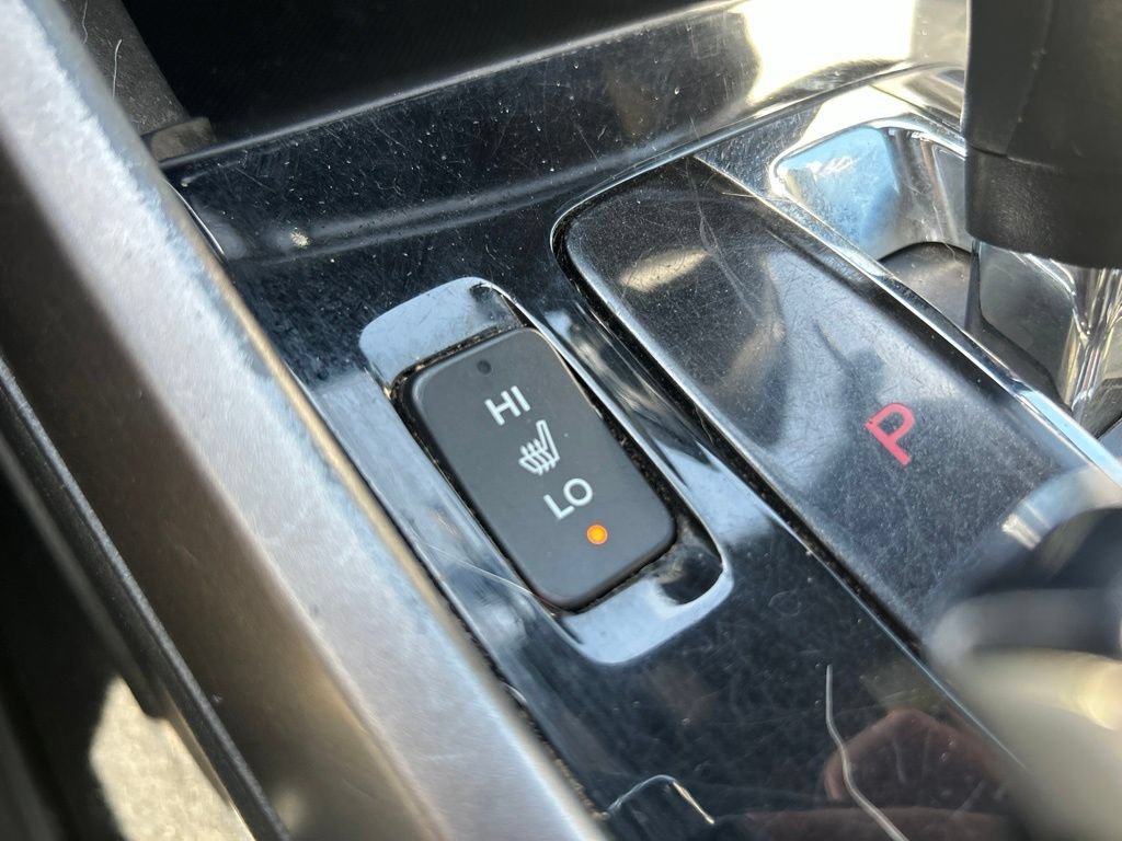 Used 2017 White Honda EX-L image 35