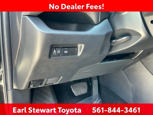 Used 2024  Toyota Adventure image 23