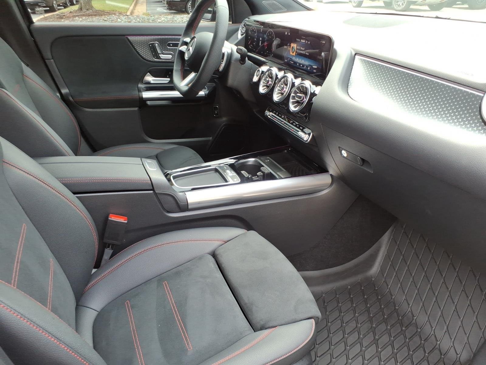Used 2026 Night Black Mercedes-Benz GLA 250 image 25