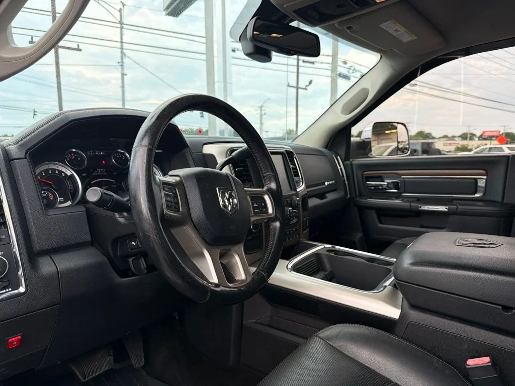 Used 2016 White Ram Laramie image 31