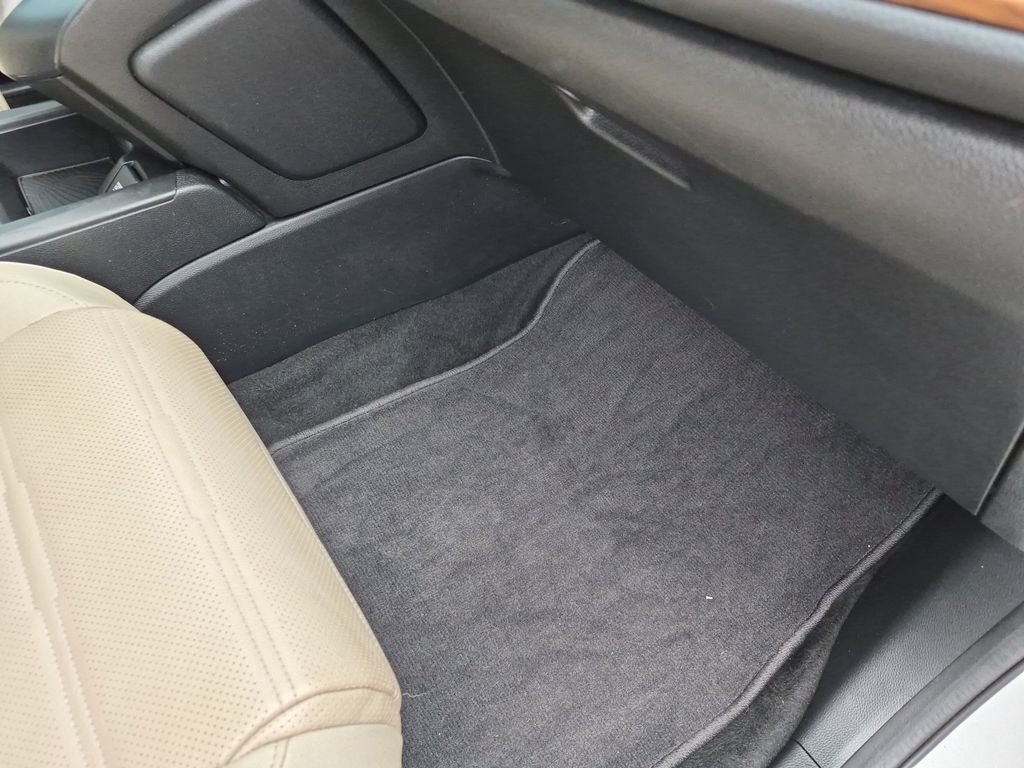 Used 2019  Honda EX-L image 39