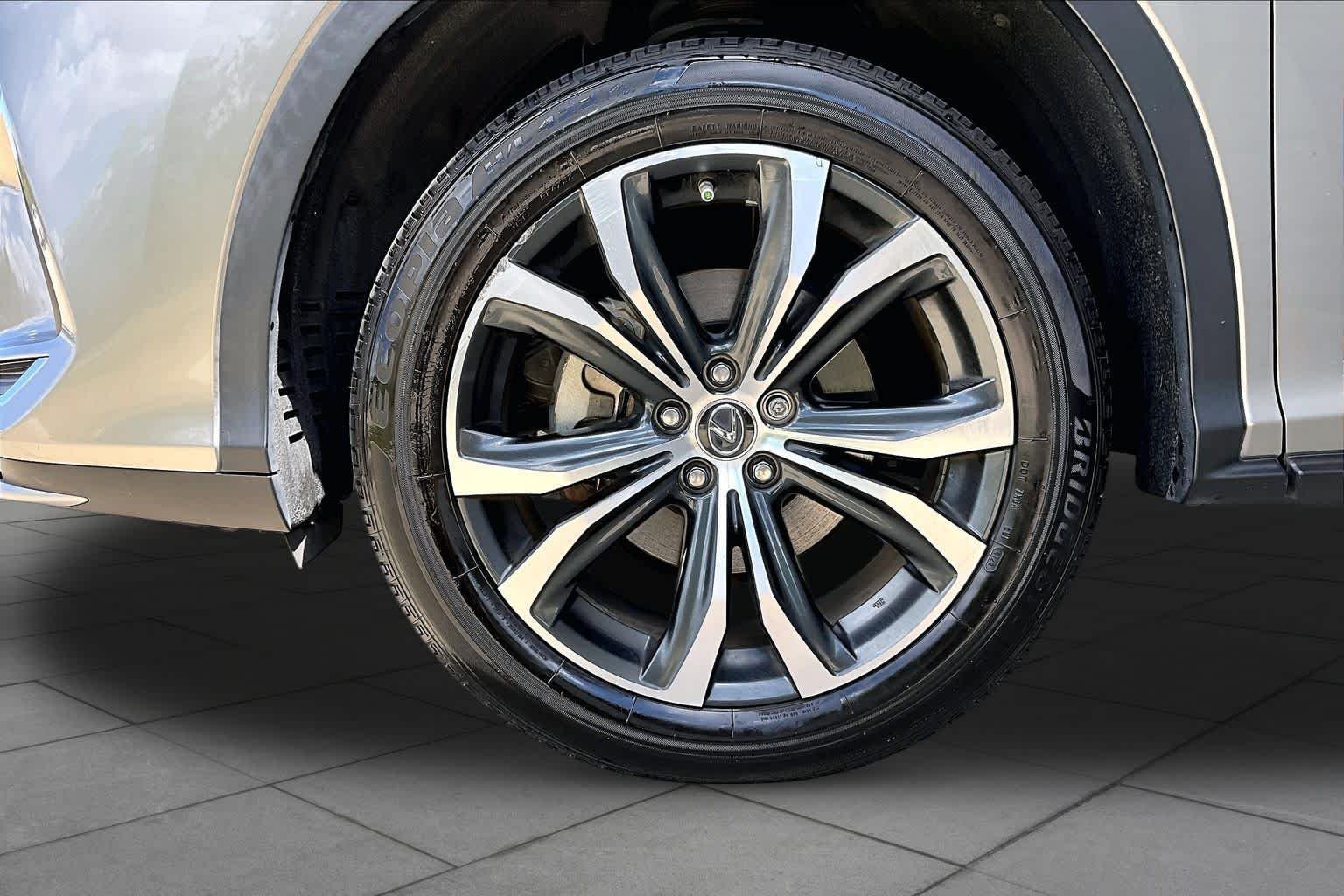Used 2020 Atomic Silver Lexus  image 11