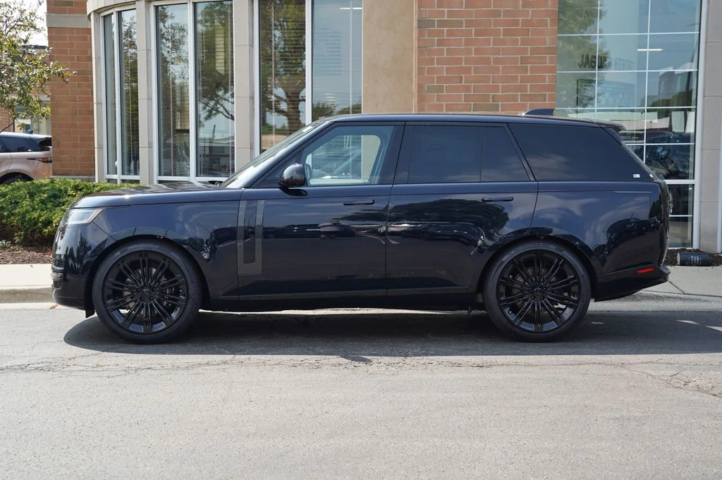 New 2026 Constellation Blue Ultra Metallic Gloss Land Rover SE image 2