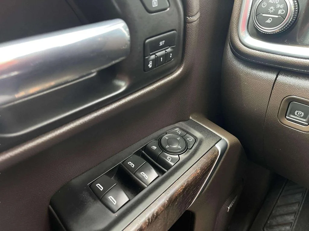 Used 2021 Onyx Black GMC Denali image 24