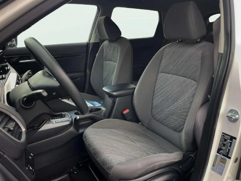 Used 2024 Snow White Pearl Kia LX image 21