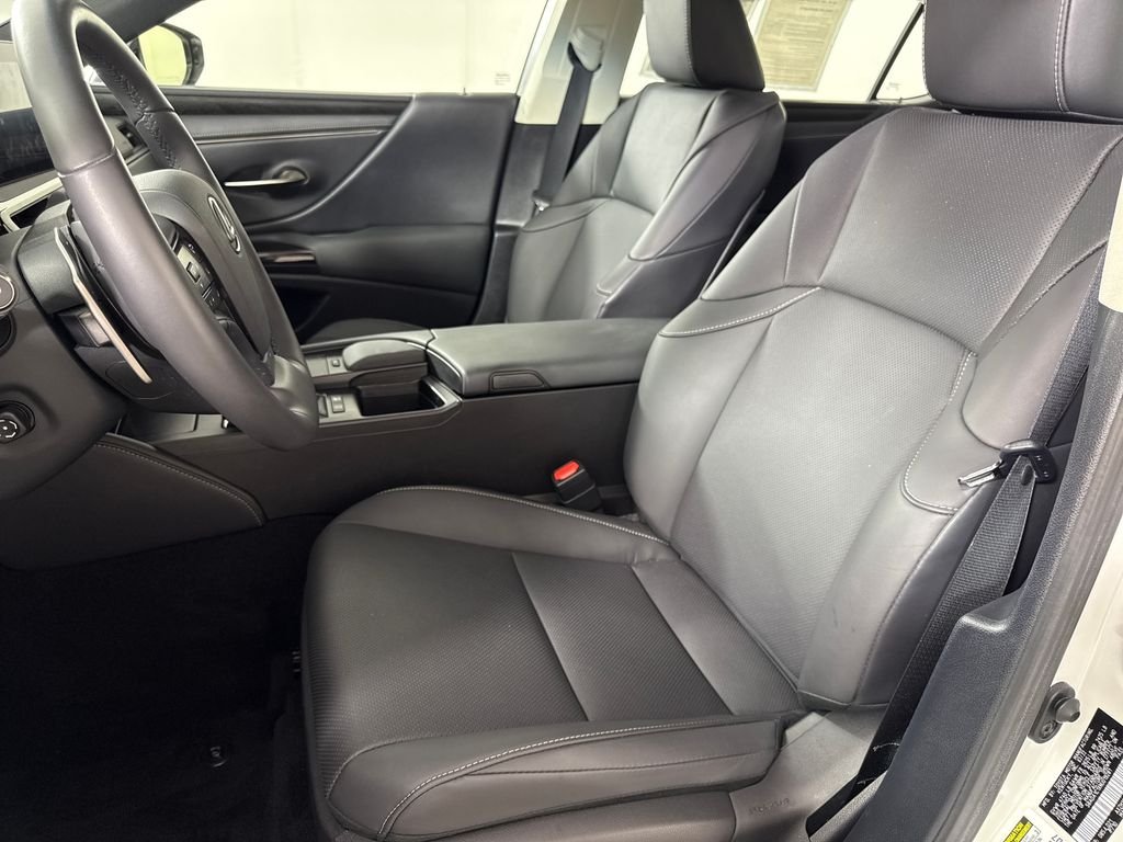 2022 Lexus ES Hybrid 300h - Photo 11
