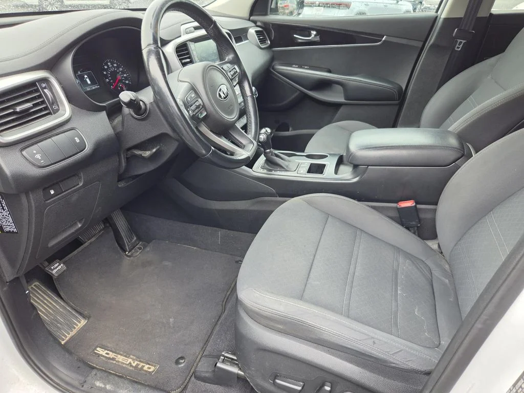 Used 2017 White Kia LX image 13