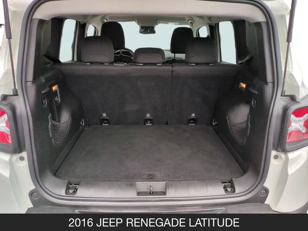 Used 2016 White Jeep Latitude image 24