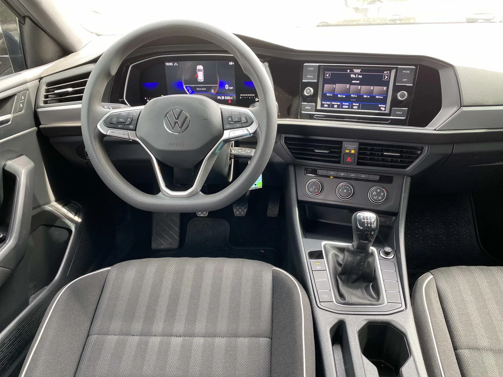 Used 2022 Pyrite Silver Metallic Volkswagen Sport Manual image 7