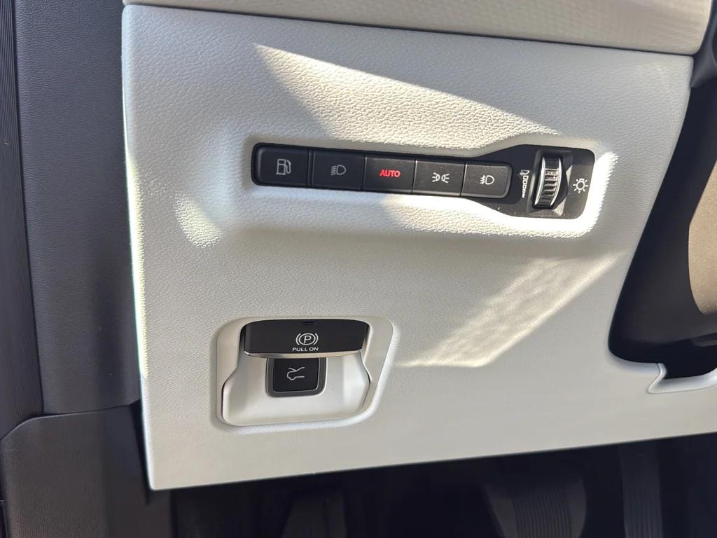 New 2026 Gray Jeep Overland image 26