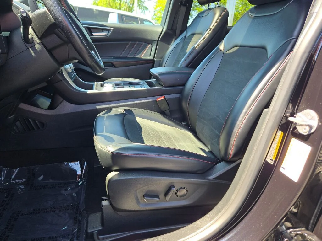 Used 2023 Black Ford ST Line image 23