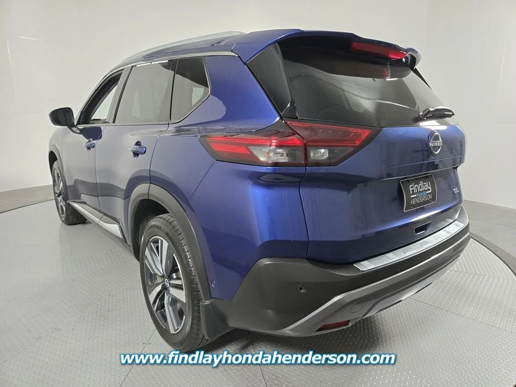 Used 2022 Caspian Blue Metallic Nissan SL image 4