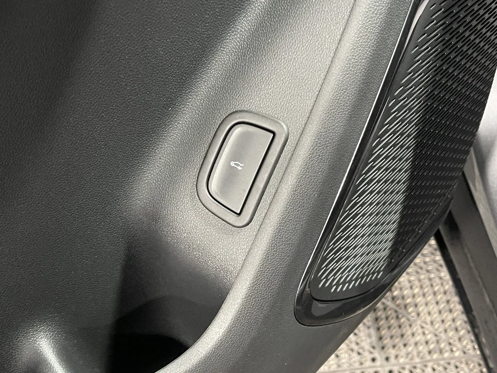 2025 GMC Acadia AT4 - Photo 34