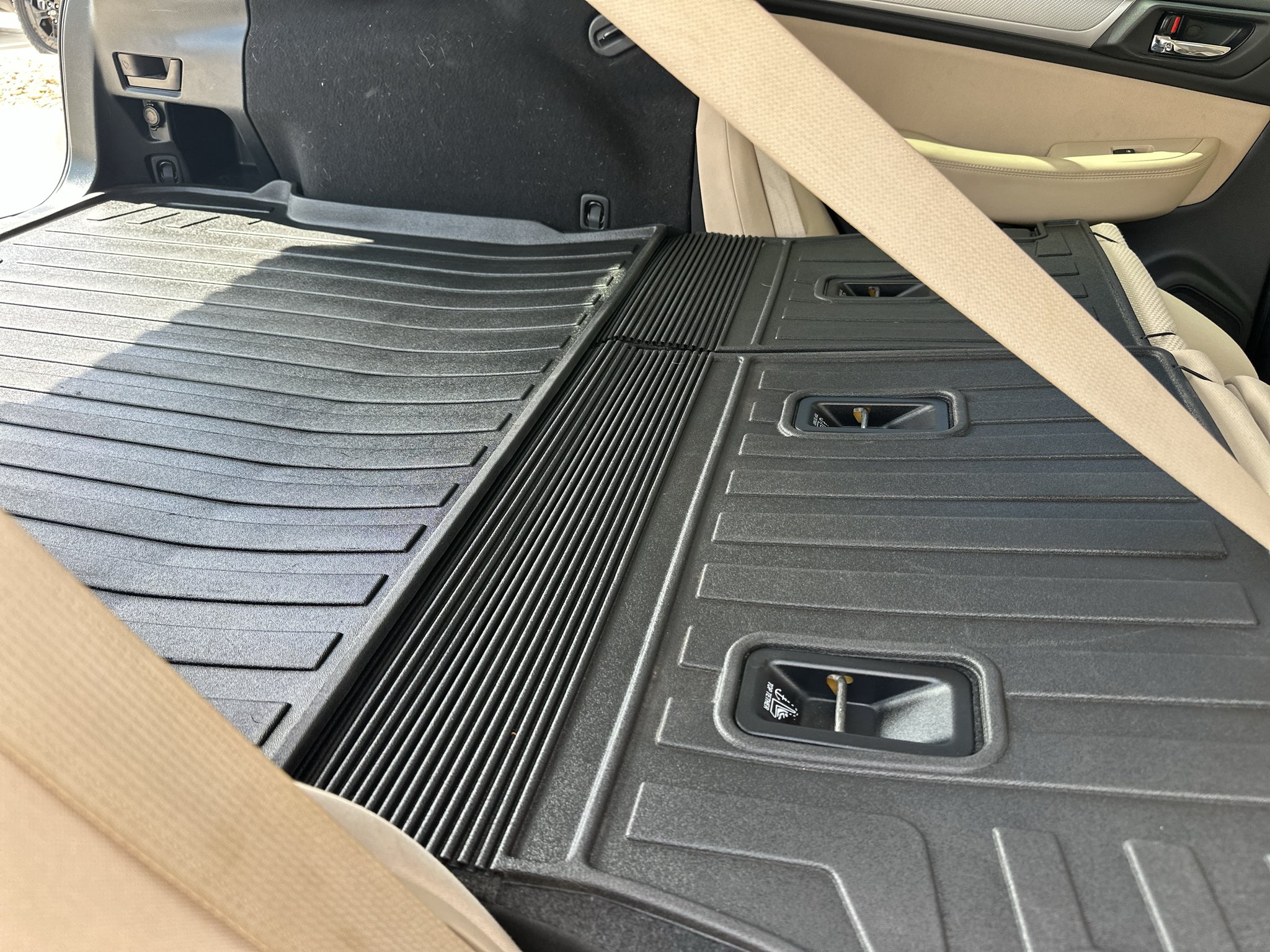 Used 2018 Tungsten Metallic Subaru Premium image 37