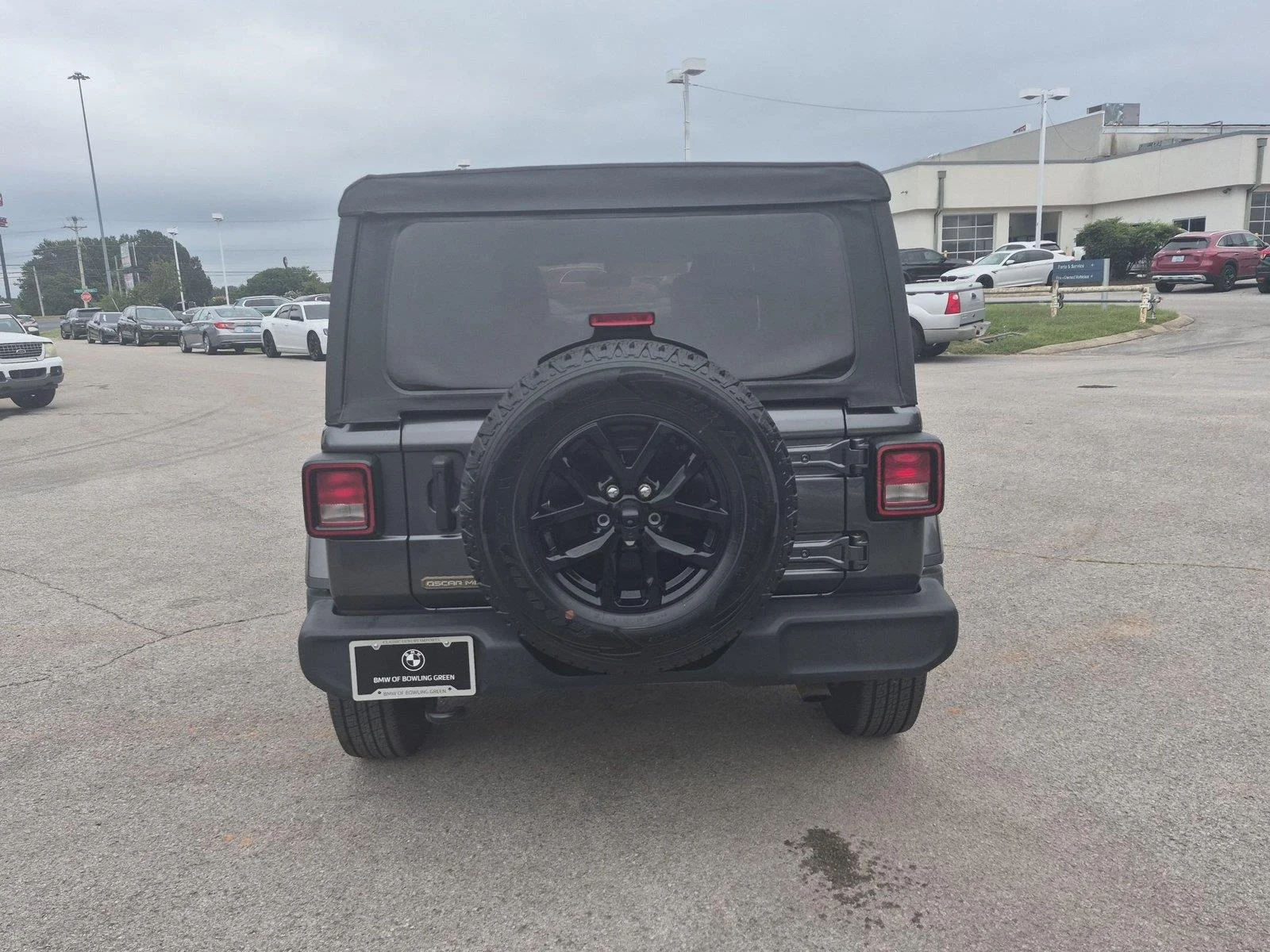 Used 2023 Granite Crystal Metallic Clearcoat Jeep Freedom image 4