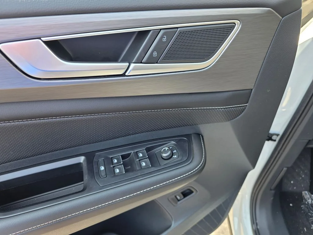 2026 Volkswagen Atlas Cross Sport SE w/Tech - Photo 9