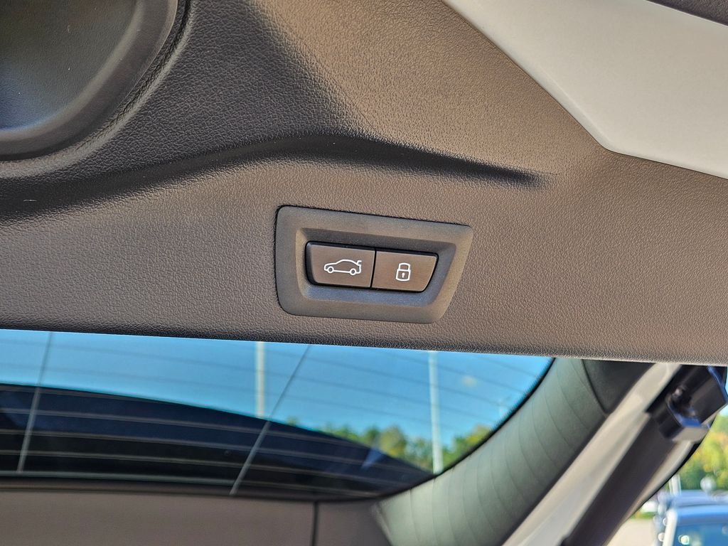 Certified Used 2026 Mineral White Metallic BMW M60i image 15