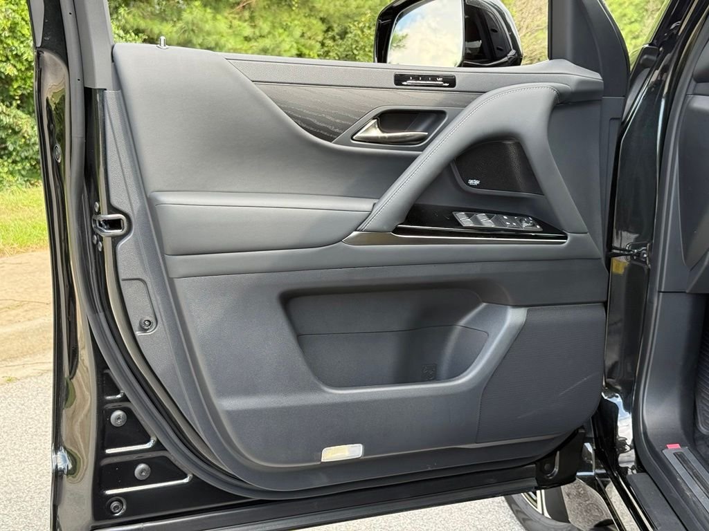 New 2026 Caviar Lexus LX 700h LUXURY image 17
