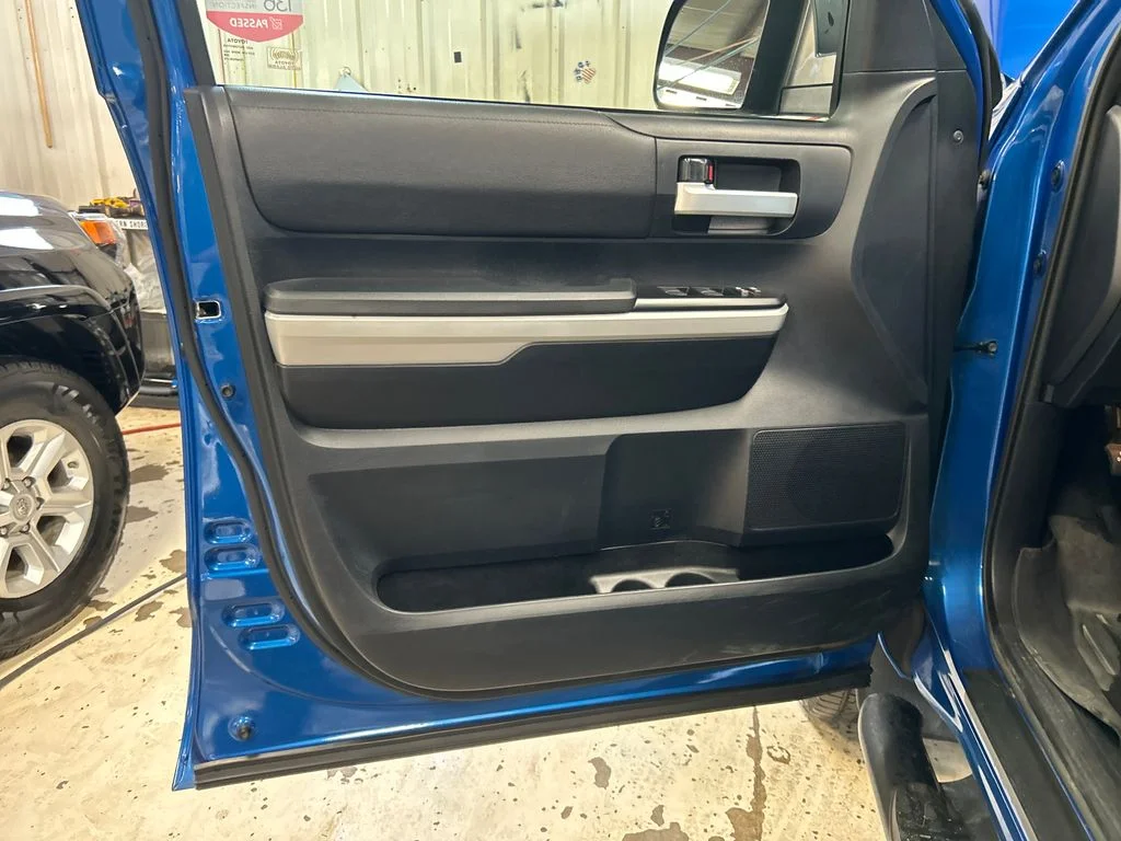 Certified Used 2018 Blue Toyota SR5 image 14