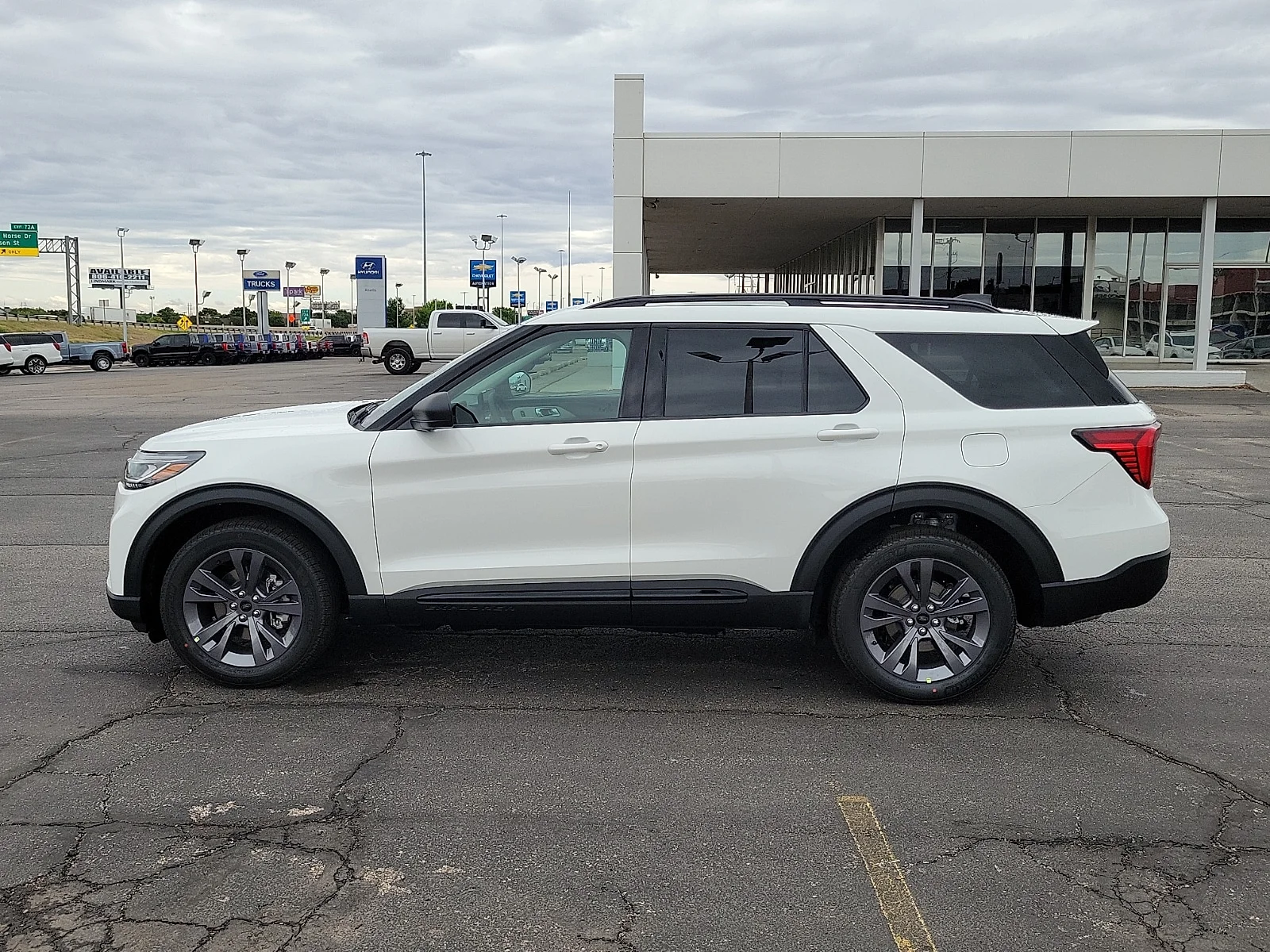 New 2026 Star White Metallic Tri-Coat Ford Active image 2