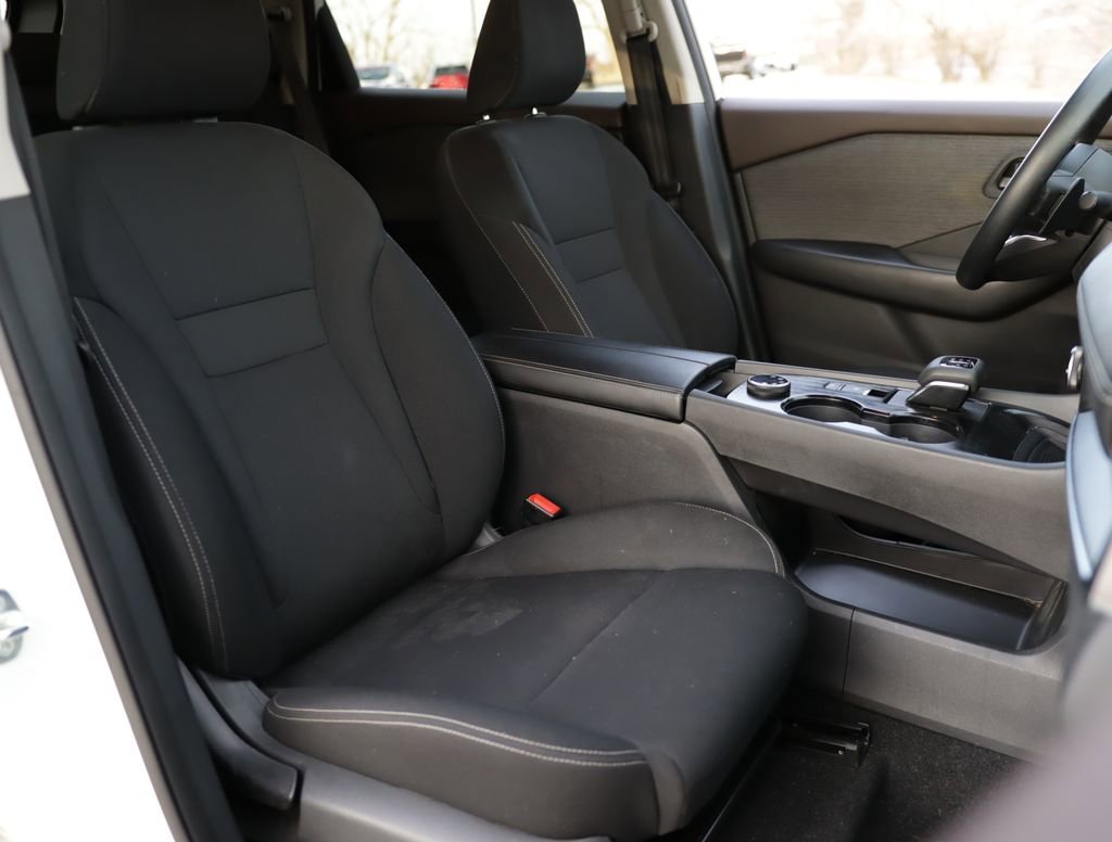 Used 2023 White Nissan S Intelligent AWD image 25