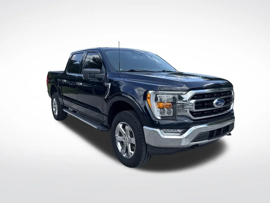 Used 2022 Blue Metallic Ford XLT image 2