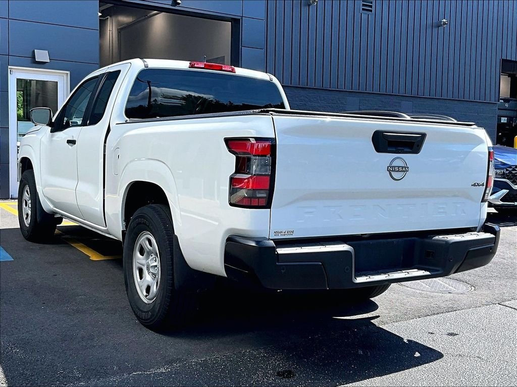 Used 2022 White Nissan S image 6