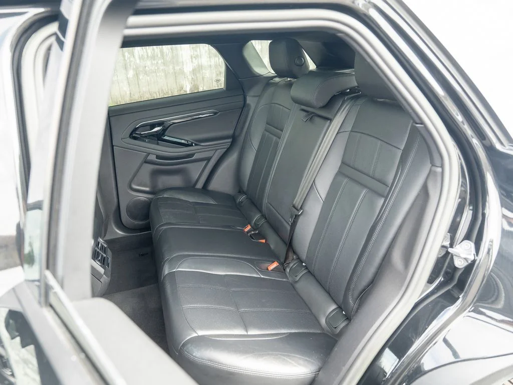Used 2023 Black Land Rover S image 36