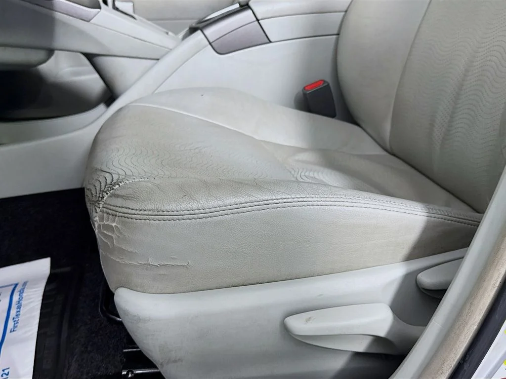Used 2014 Classic Silver Metallic Toyota Three image 23