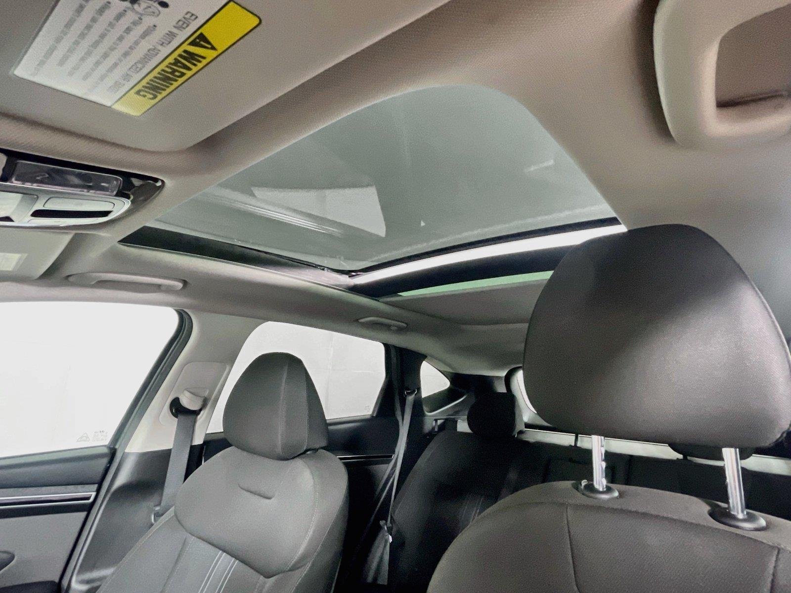 Used 2022 Amazon Gray Hyundai SEL Convenience image 11