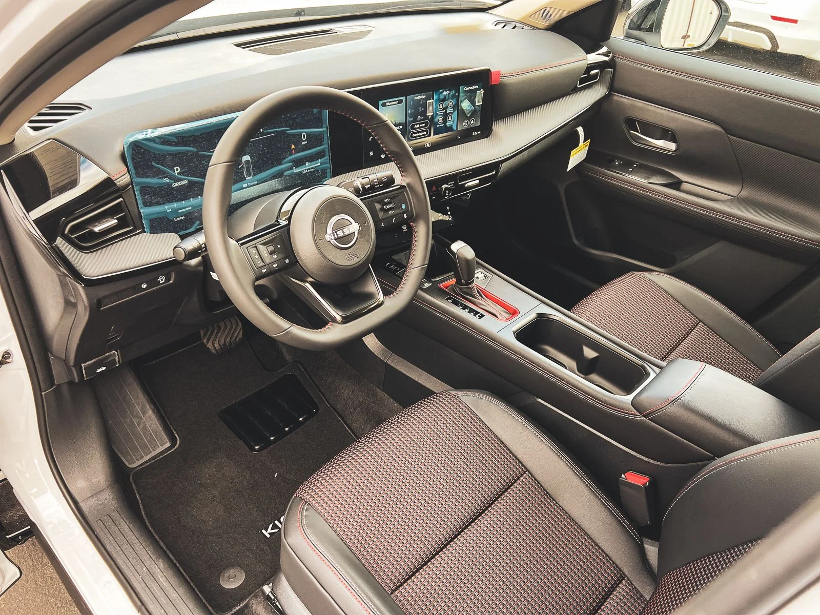 New 2026 Aspen White TriCoat Nissan SR image 25