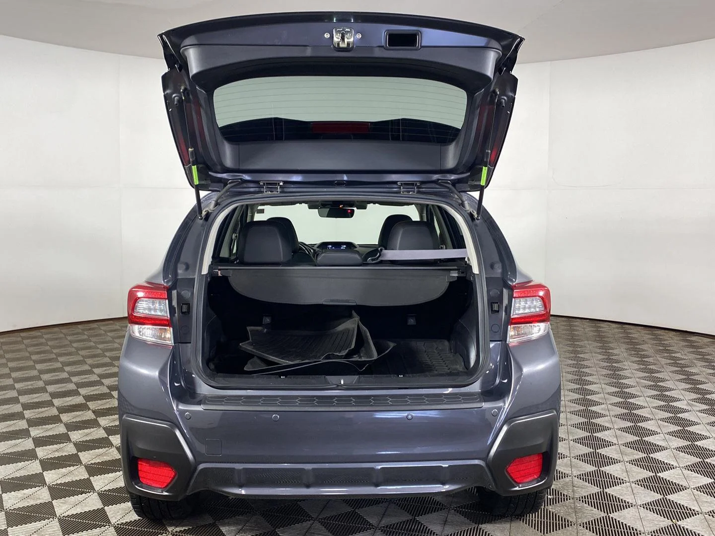 Used 2021 Magnetite Gray Metallic Subaru Limited image 7
