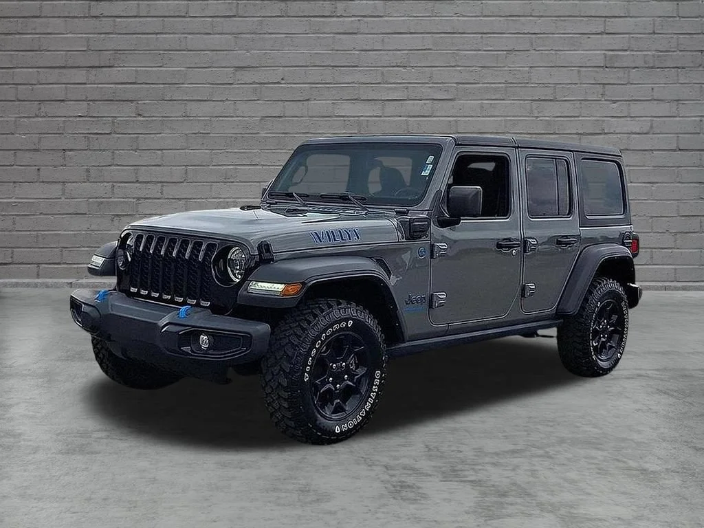 Used 2023 Gray Jeep 4x4 image 8