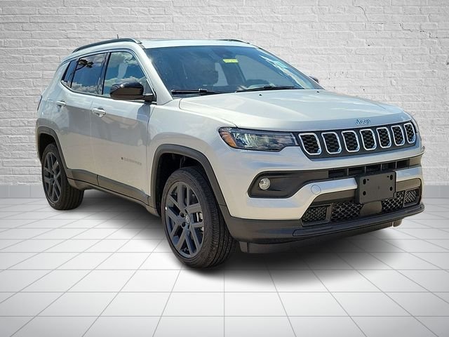 New 2026 Silver Zynith Metallic Clearcoat Jeep  image 6